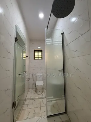 3bdrm Block of Flats in Okebadan Estate, for rent