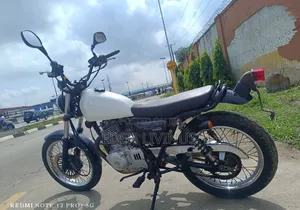 Suzuki 2000 White