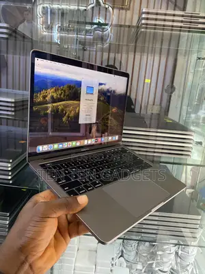 Laptop Apple MacBook Pro 2018 16GB Intel Core i7 SSD 512GB