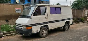 Nissan Vanette 1998 White
