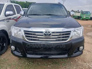 Toyota Hilux 2014 Black