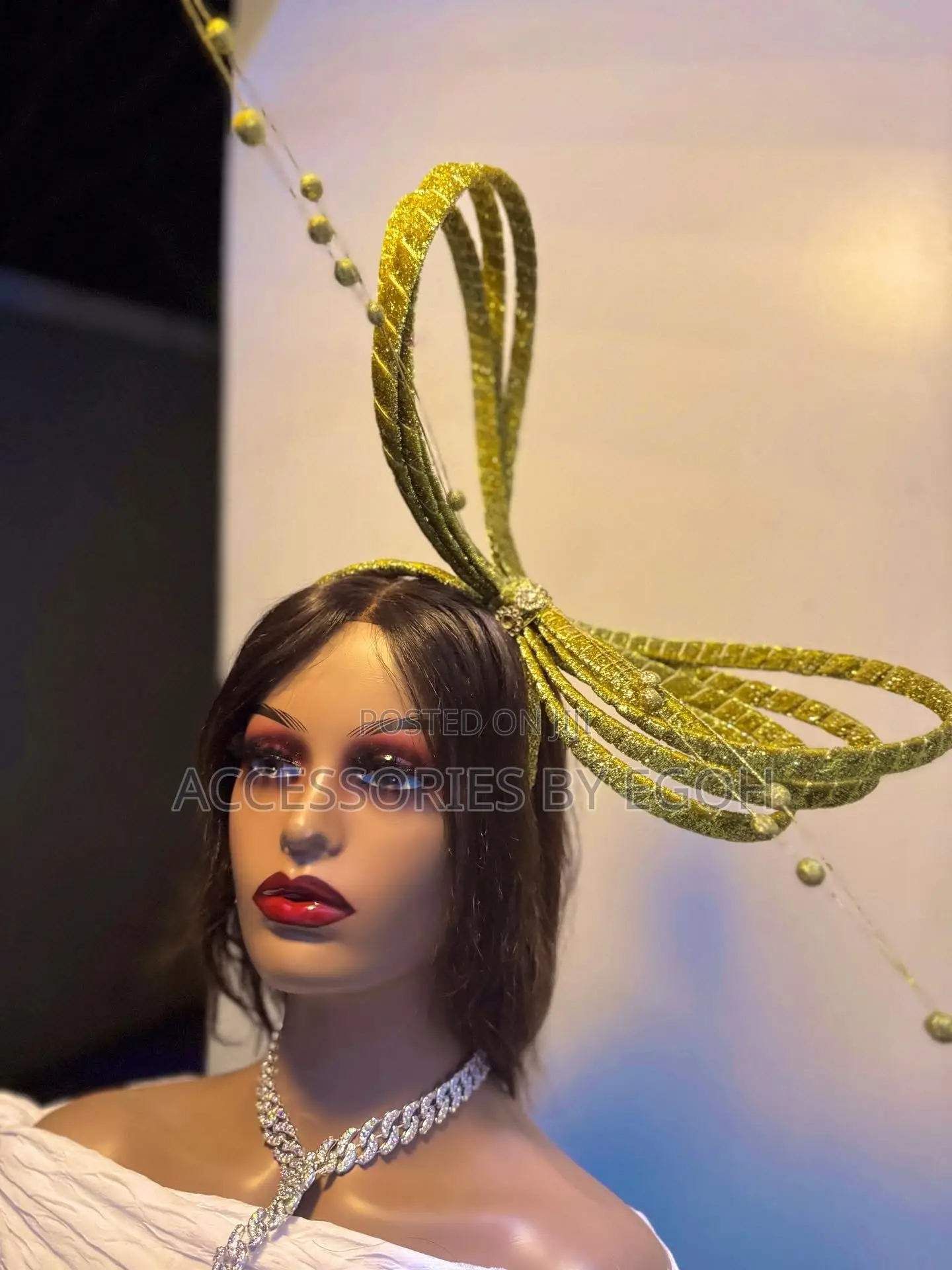 Classy Head Statement Fascinator