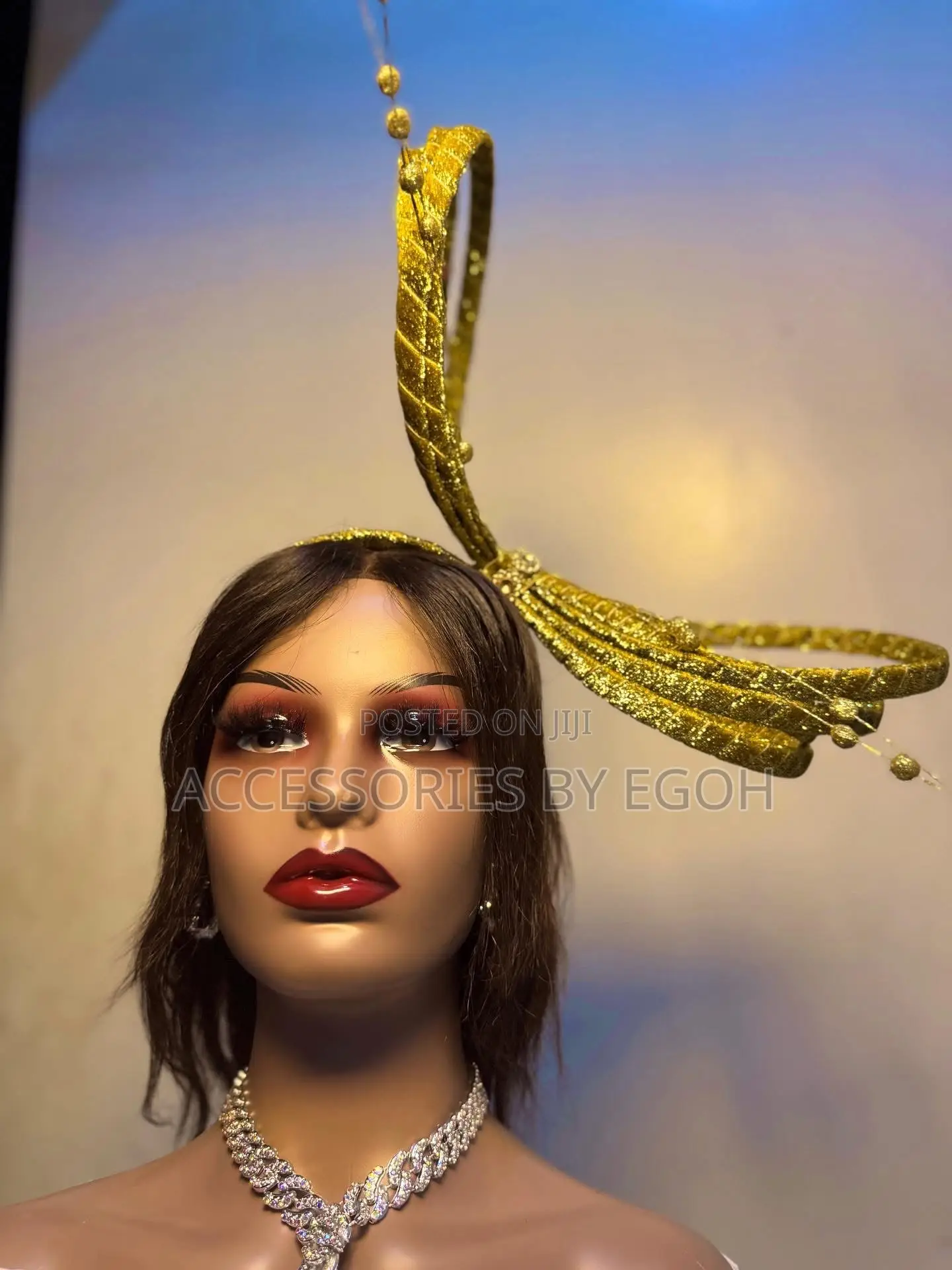 Classy Head Statement Fascinator