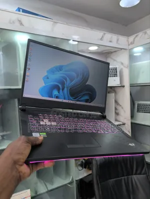 Laptop Asus ROG Strix G731G 16GB Intel Core i7 SSD 512GB