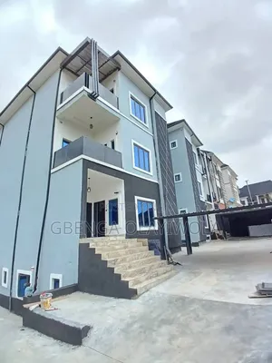 2bdrm Block of Flats in Resort Estate, Wuye for rent