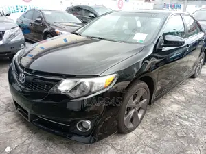 Toyota Camry SE V6 4dr Sedan (3.5L 6cyl 6A) 2012 Black