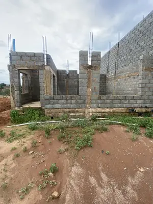 4bdrm Townhouse/Terrace in Fortress Fhemfel, Sabon Lugbe for sale