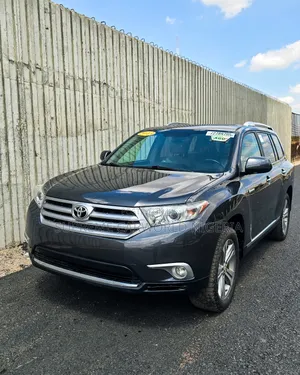 Toyota Highlander Limited 3.5l 4WD 2013 Gray