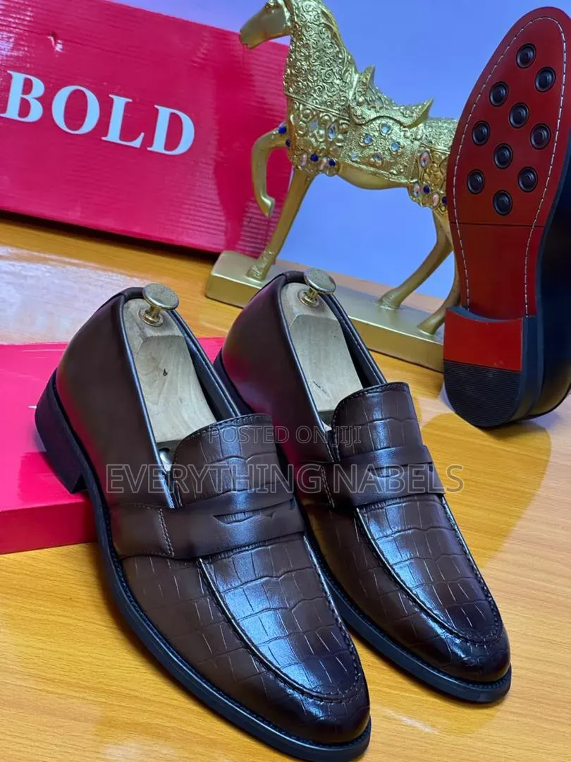 Bold Cooperate Single Sole Shoes