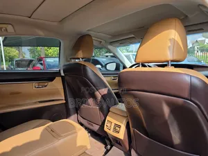Lexus ES 2016 Brown