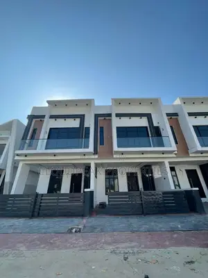 3bdrm Duplex in Ikota for sale