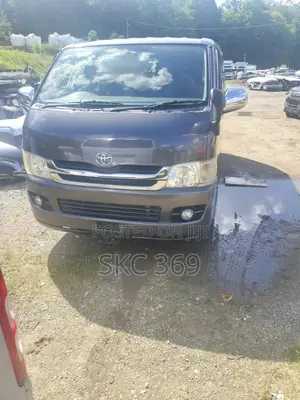 Toyota HiAce 2012 Black