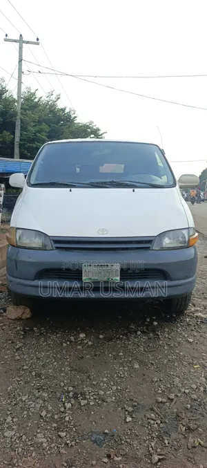 Toyota HiAce 2005 White