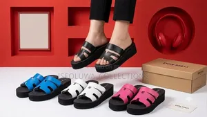 Classy Women’S Chunky Sole Sandals
