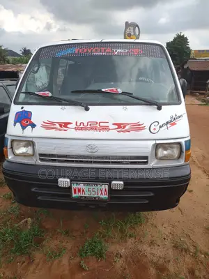 Toyota HiAce 2007 White