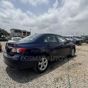 Toyota Corolla LE Special Edition 4dr Sedan (1.8L 4cyl 4A) 2013 Blue