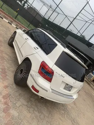 Mercedes-Benz GLK-Class 350 4MATIC 2012 White