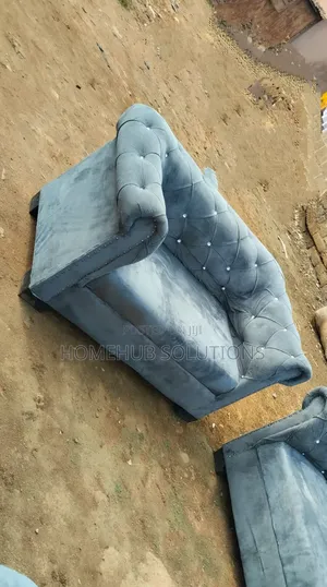 7 Seaters Chesterfield Sofa Set Barely Used