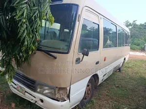 Toyota Coaster 2010