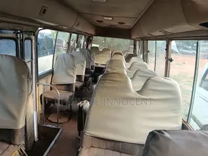 Toyota Coaster 2010