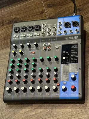 Yamaha Mg10xu 10-Input Stereo Mixer With Effects