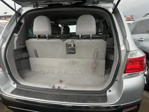 Toyota Highlander SE 3.5L 4WD 2013 Silver