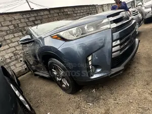 Toyota Highlander Limited 4x4 V6 (3.5L 6cyl 8A) 2018 Blue