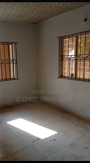1bdrm Apartment in Parafa, Ikorodu Garage for rent