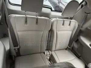 Toyota Highlander SE 3.5L 4WD 2013 Silver