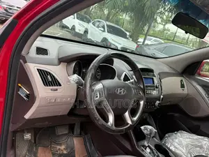 Hyundai Tucson 2012 Red