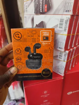 Long-Lasting Bluetooth Earbuds With Charging Case