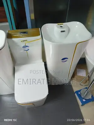 Executive England Toilet With Standing Basin