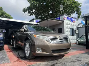 Toyota Venza XLE 2011 Brown