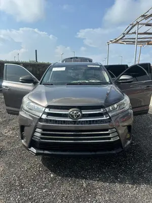 Toyota Highlander Limited Platinum 4dr SUV AWD (3.5L 6cyl 6A) 2015 Gray
