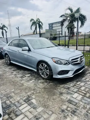 Mercedes-Benz E350 Base 4Matic Sedan AWD (3.5L 6cyl 7A) 2016 Blue