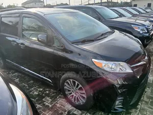 Toyota Sienna 2018 Black