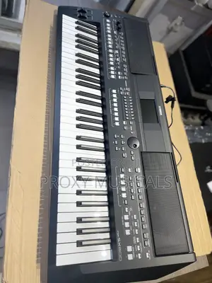 Yamaha Sx-600 Arranger Keyboard