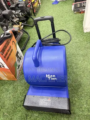 This Is a Blue Hao Tian Ht-900 Portable Industrial Air Blower