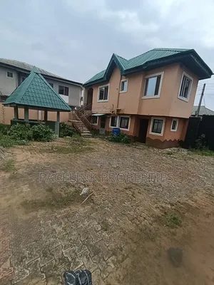 10bdrm Block of Flats in Baruwa Estate for sale
