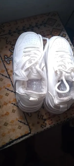 Quality Fashion Shoe For Men And Women