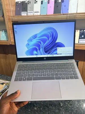 Laptop HP 14-ep0063 8GB Intel Core i3 SSD 256GB