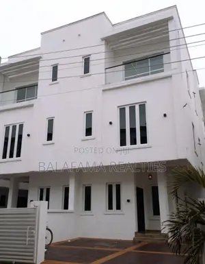 5bdrm Duplex in Chevron for sale