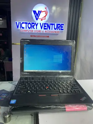 Laptop Lenovo ThinkPad X131e 4GB Intel Celeron HDD 320GB