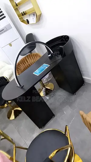 Nail/Manicure Table