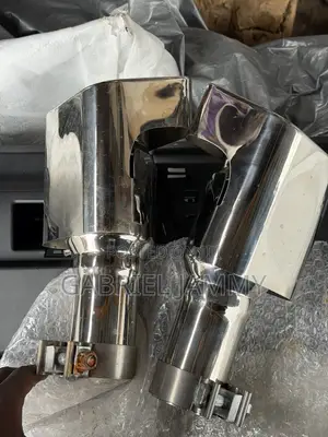 Range Rover Sports 2012 Back Bumper Exhaust Mount