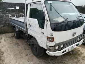 Toyota Dyna,150, 6 Tyres