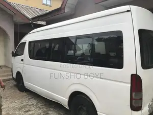 Toyota HiAce 2016 White