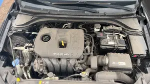 Hyundai Elantra Limited Sedan FWD (1.8L 4cyl 6A) 2016 Black