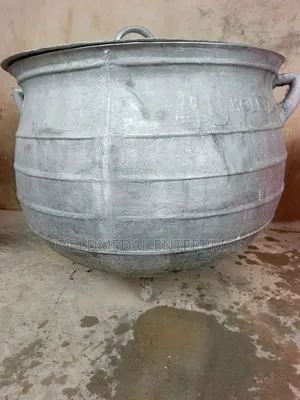 Big Iron-Casted Pot