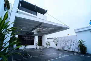 6 Bedroom Maisonette